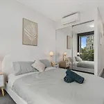 47Op Elegant Parkview Abnb-Style 2Br Retreat With Free Parking