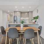 47Op Elegant Parkview Abnb-Style 2Br Retreat With Free Parking