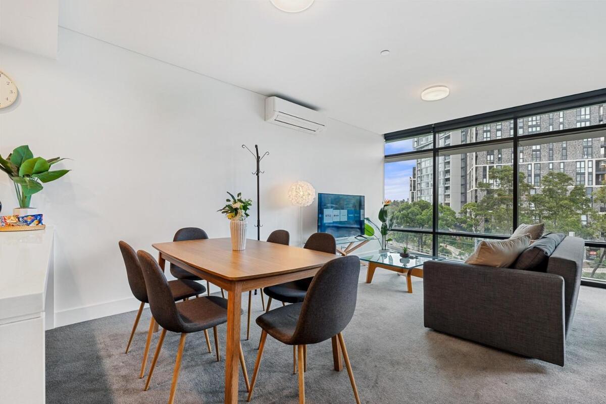 Apartment 47op Elegant Parkview Abnb-style 2br Retreat With Free Parking *