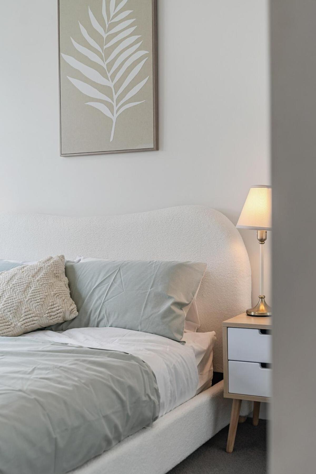 47op Elegant Parkview Abnb-style 2br Retreat With Free Parking * Sydney