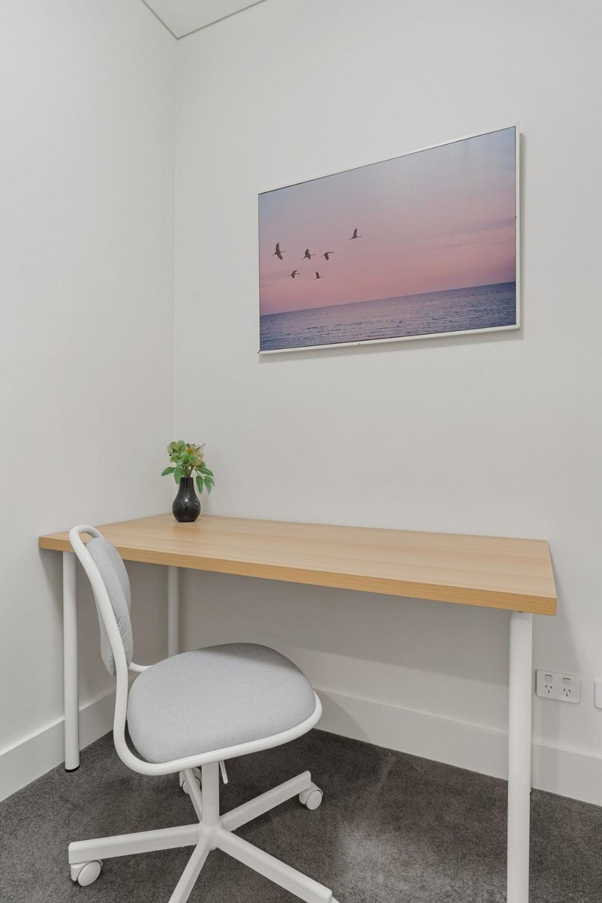 47op Elegant Parkview Abnb-style 2br Retreat With Free Parking Apartment *